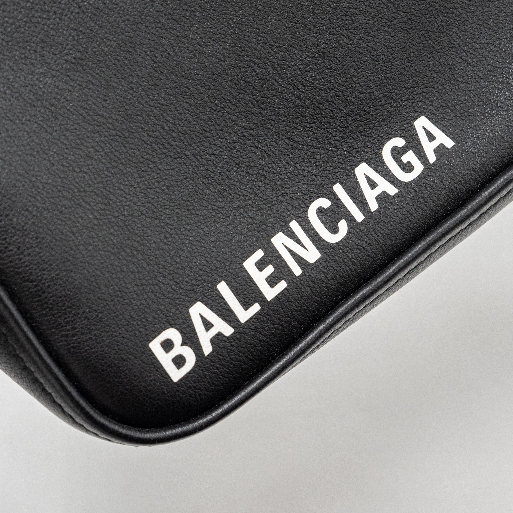 balenciaga-triangle-duffle-bag-calfskin-black-shw-copy