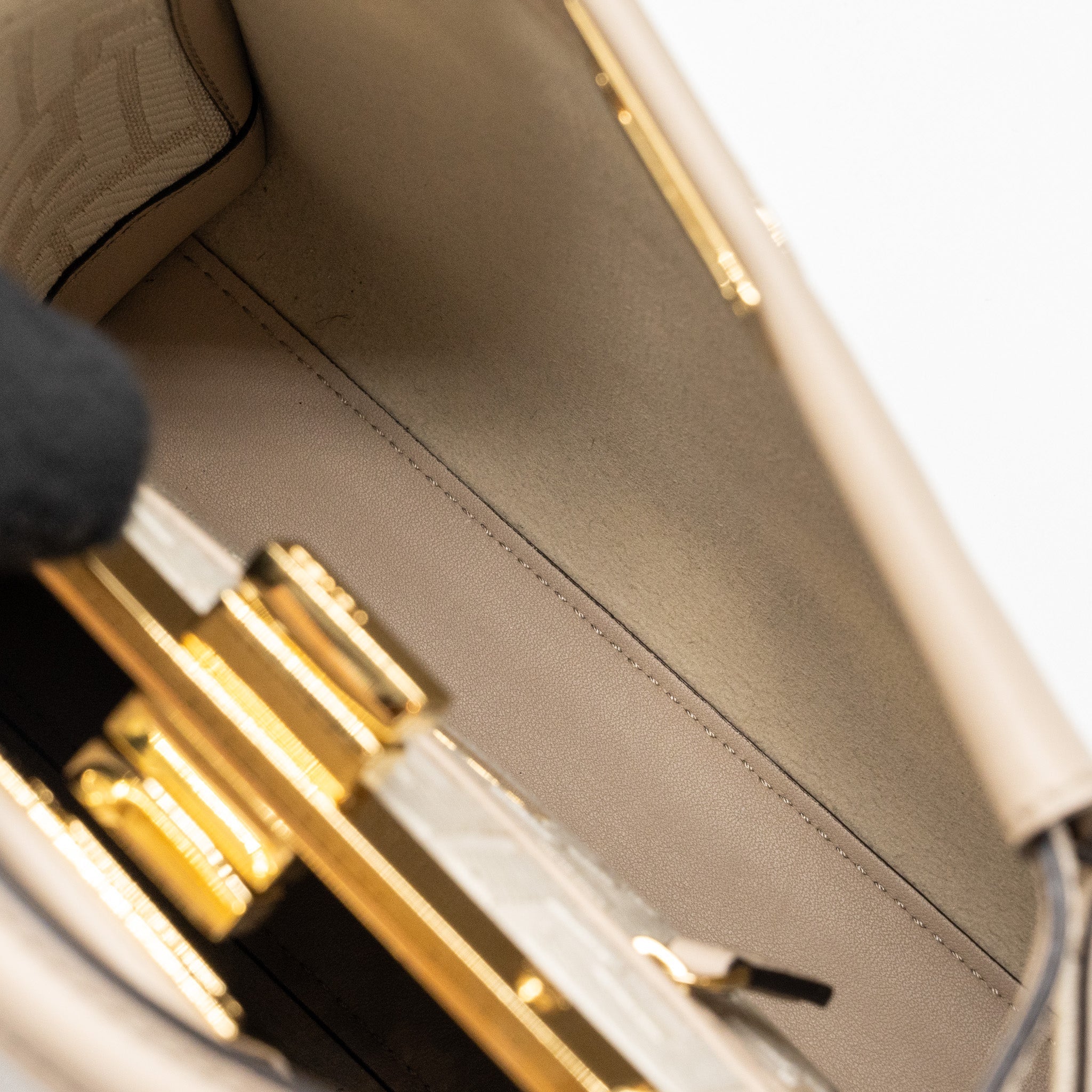 fendi-peekaboo-mini-calfskin-beige-ghw