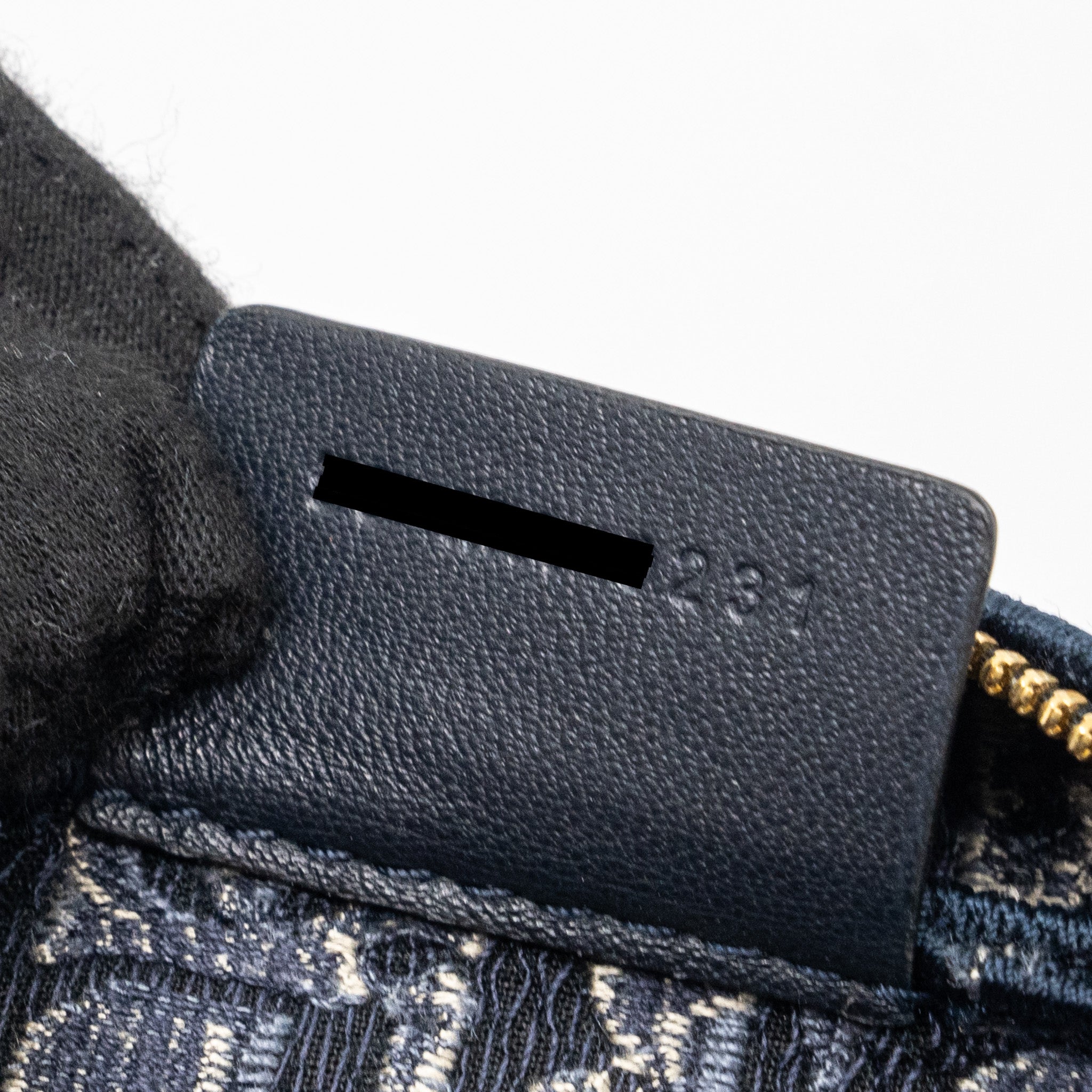 dior-beauty-pouch-blue-dior-oblique-jacquard-velvet-ghw