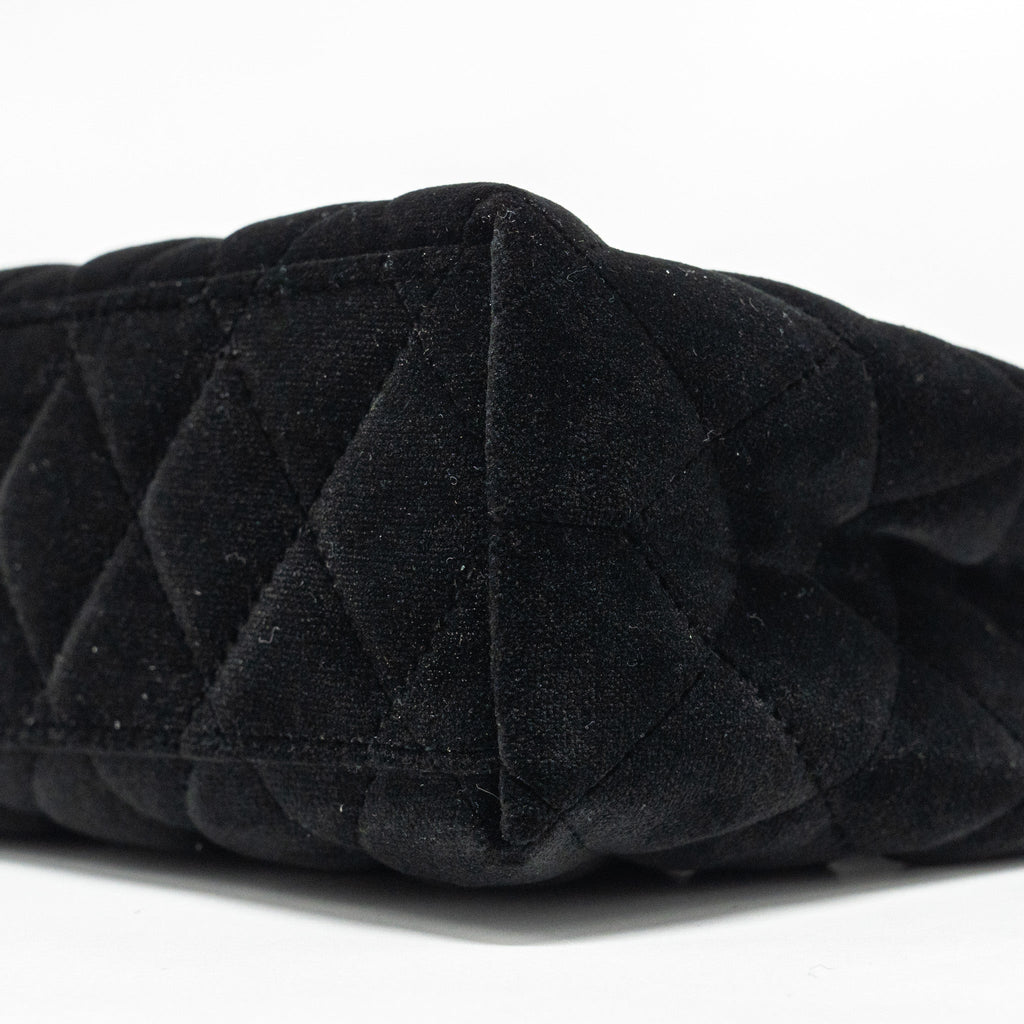 chanel-24a-mini-shopping-tote-mini-kelly-velvet-black-ghw-microchip
