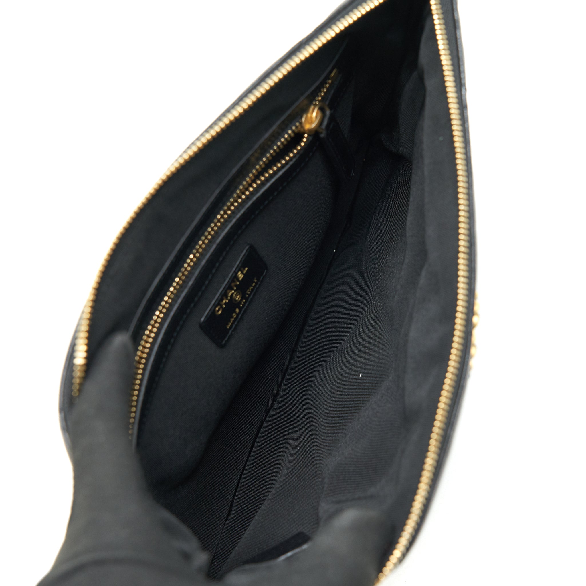 chanel-19-pouch-black-ghw