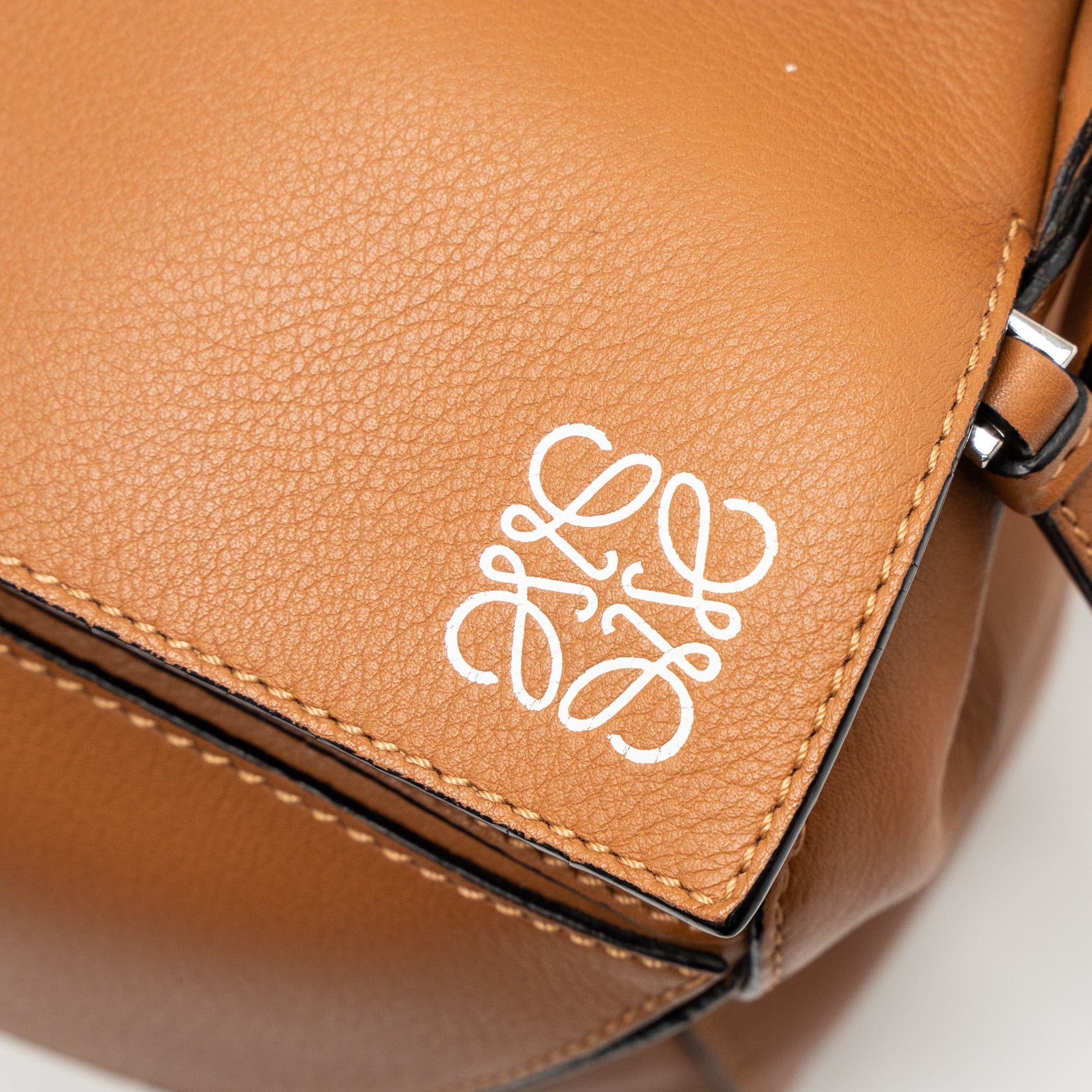 loewe-medium-puzzle-bag-calfskin-tan-ghw