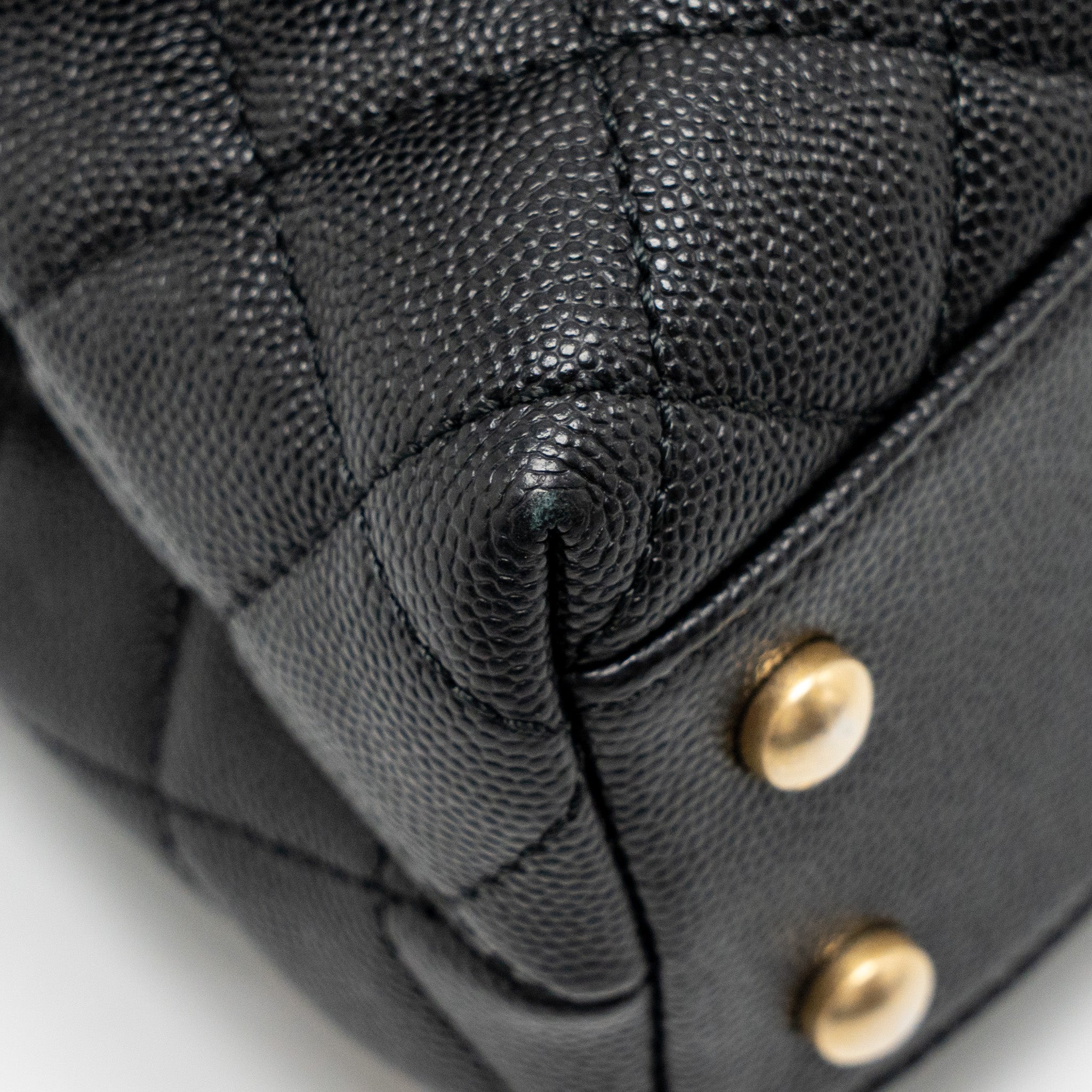 chanel-small-coco-handle-with-snake-embossed-handle-caviar-black-ghw