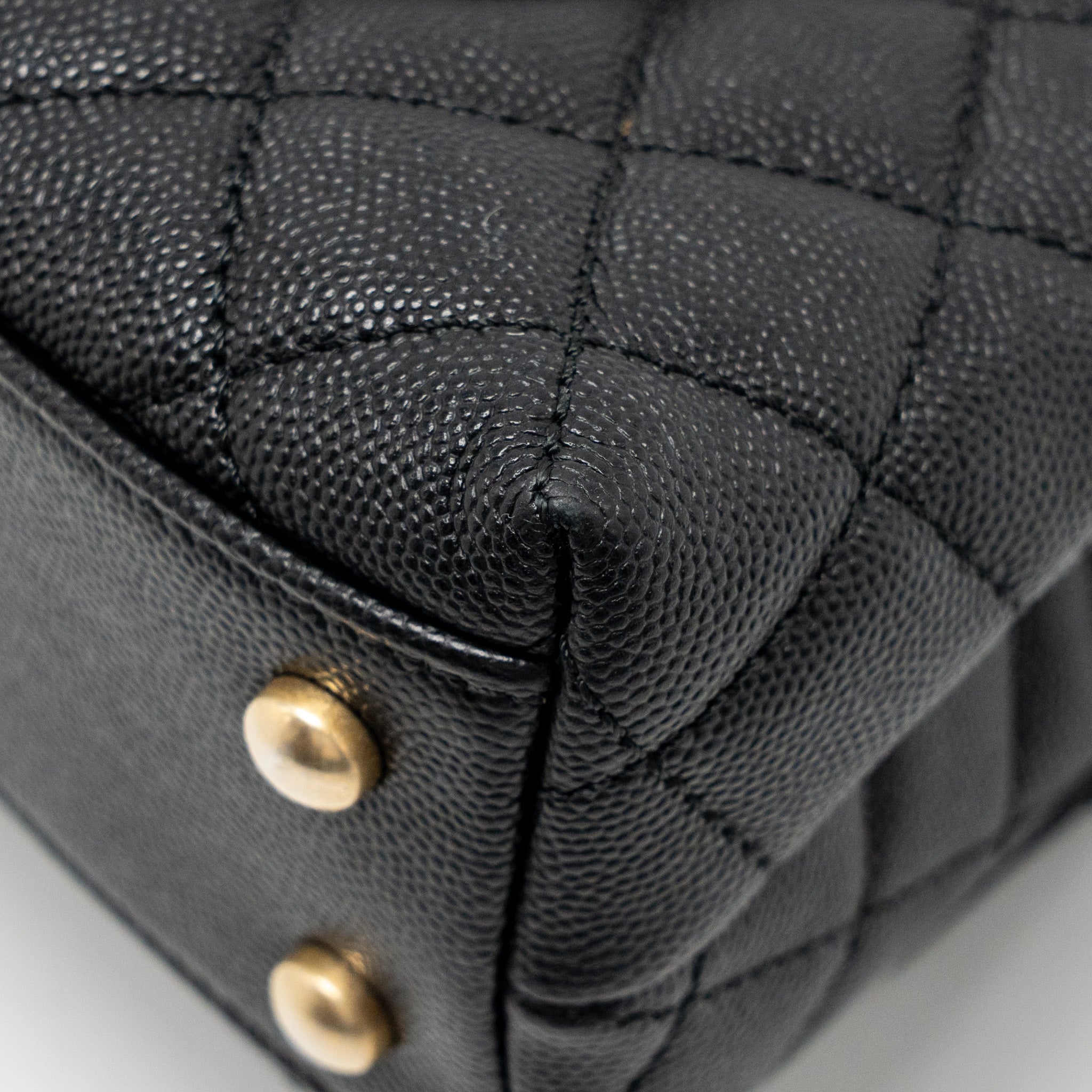 chanel-small-coco-handle-with-snake-embossed-handle-caviar-black-ghw
