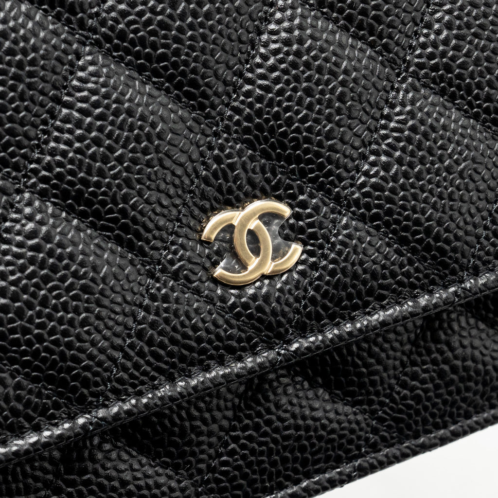 chanel-classic-wallet-on-chain-caviar-black-ghwmicrochip-3