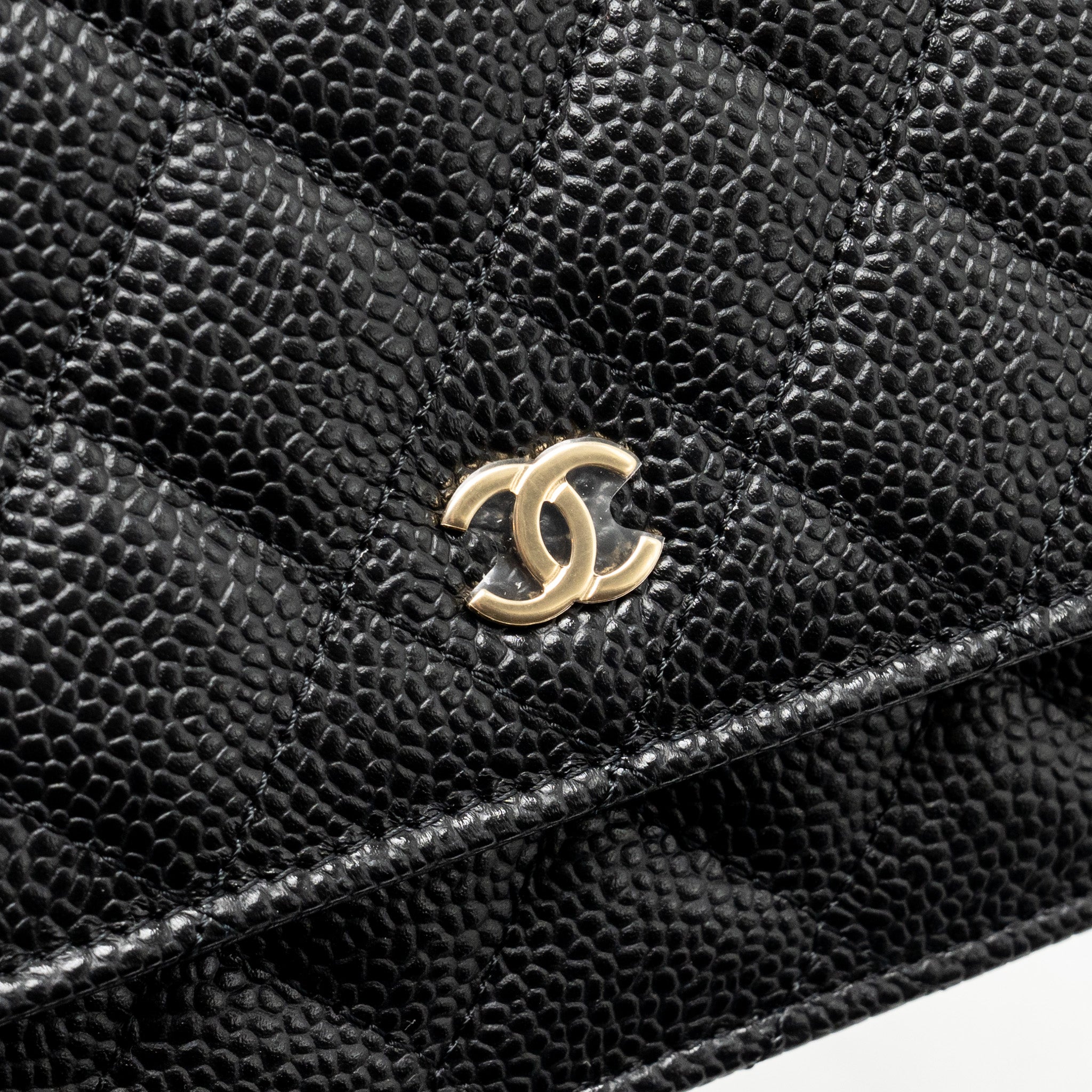 chanel-classic-wallet-on-chain-caviar-black-ghwmicrochip-3