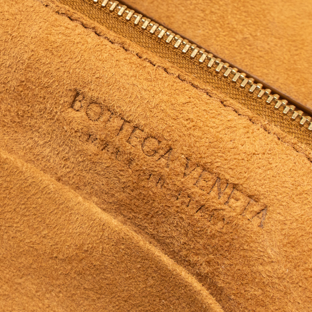bottega-veneta-small-arco-bag-calfskin-wood-ghw