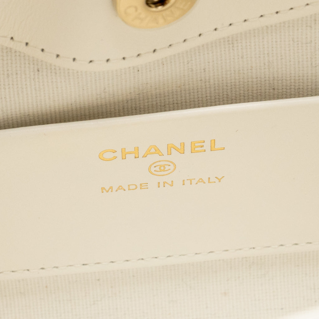 chanel-mini-31-clutch-with-chain-shiny-lambskin-white-lghw-microchip-copy