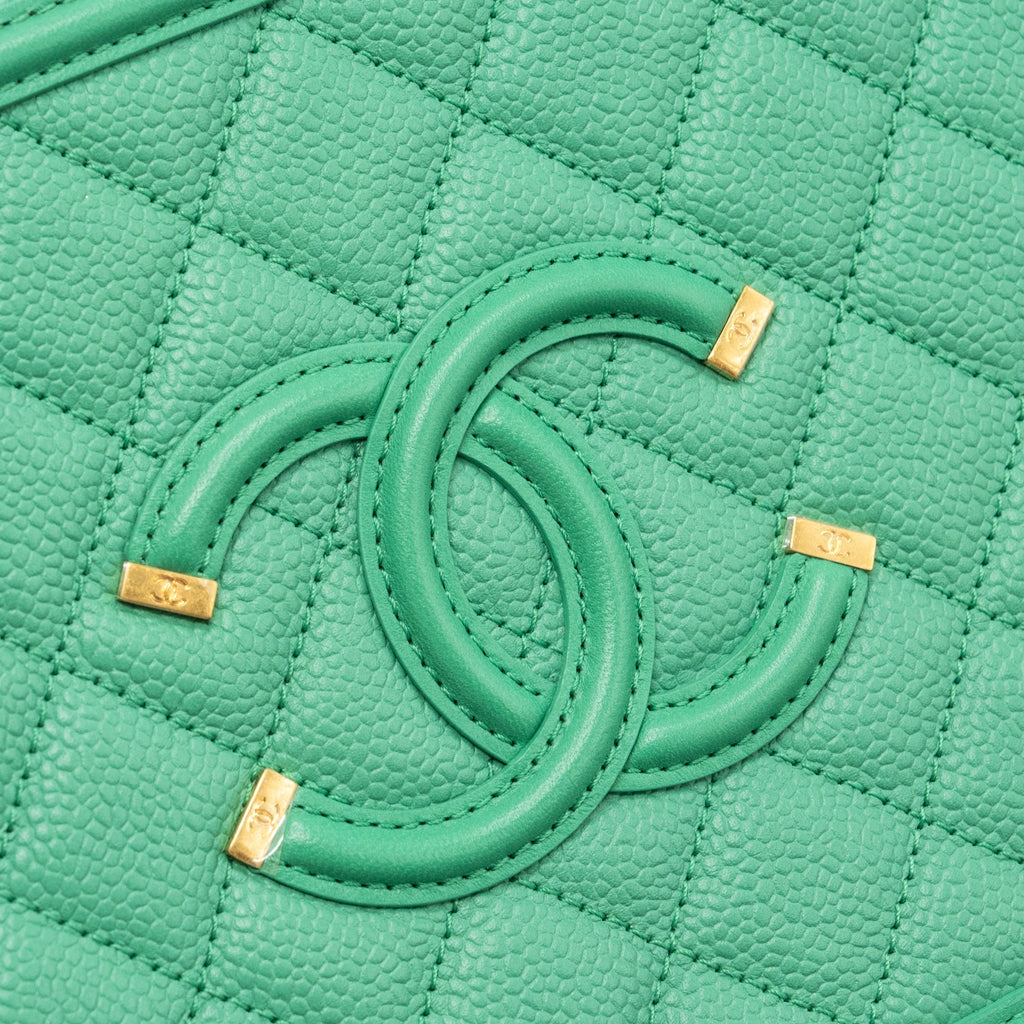 chanel-medium-filigree-vanity-case-caviar-green-ghw