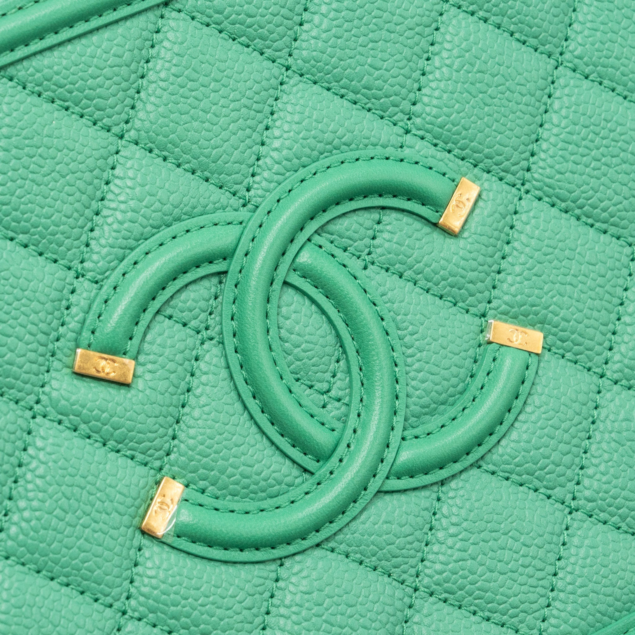 chanel-medium-filigree-vanity-case-caviar-green-ghw