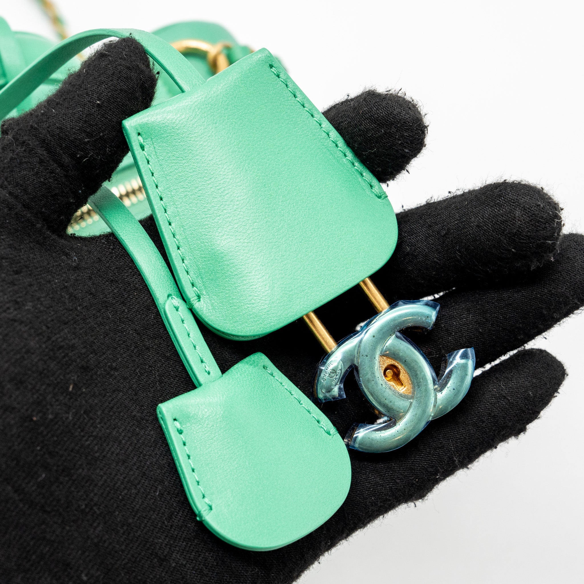 chanel-medium-filigree-vanity-case-caviar-green-ghw