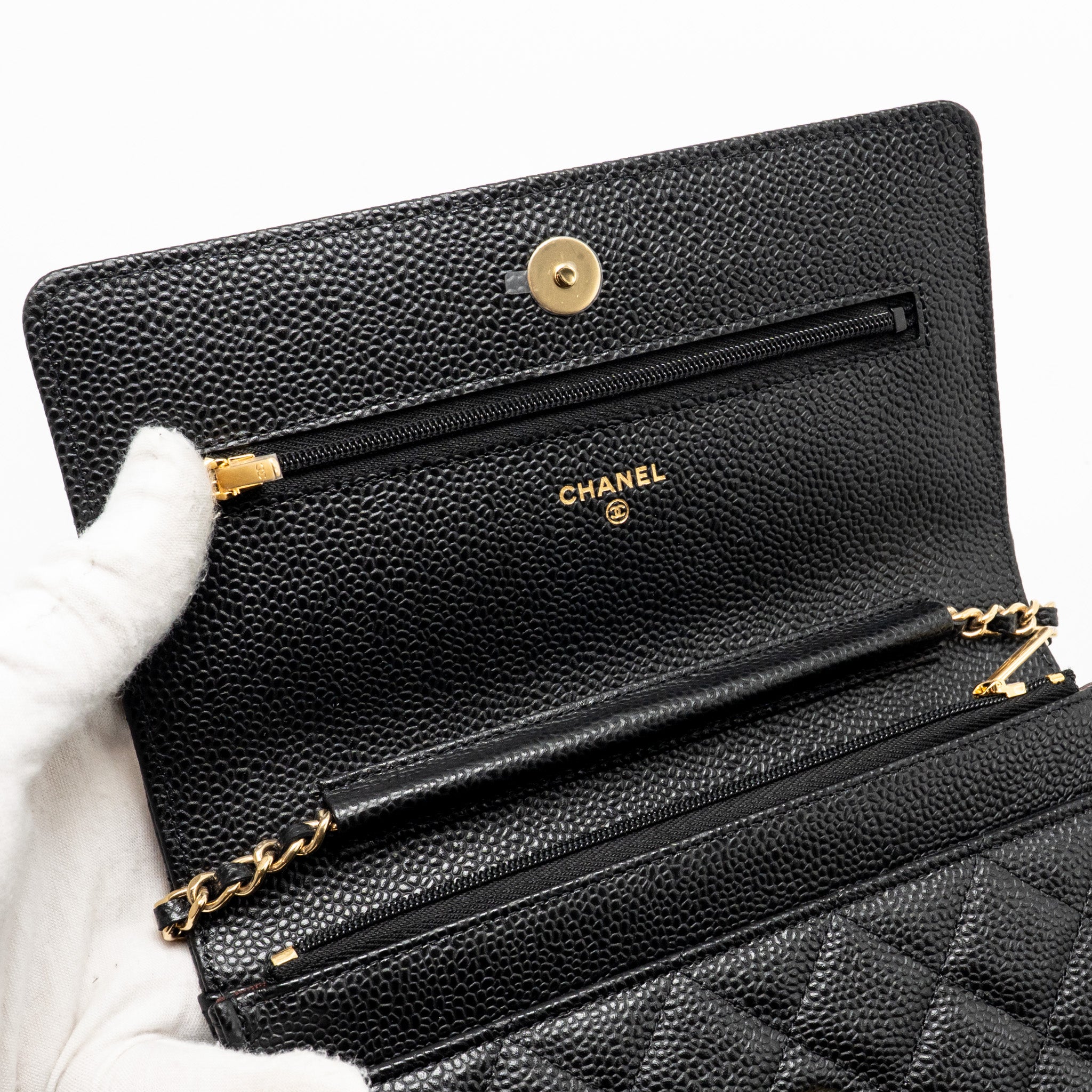 chanel-classic-wallet-on-chain-caviar-black-ghwmicrochip-3