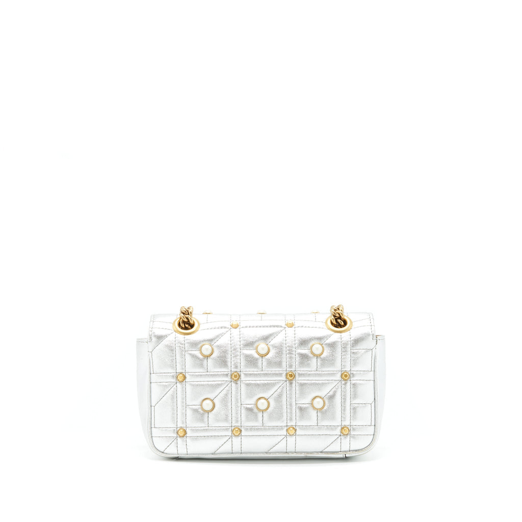 gucci-mini-gg-marmont-flap-bag-limiited-edition-silver-with-pearl-gold-hardware