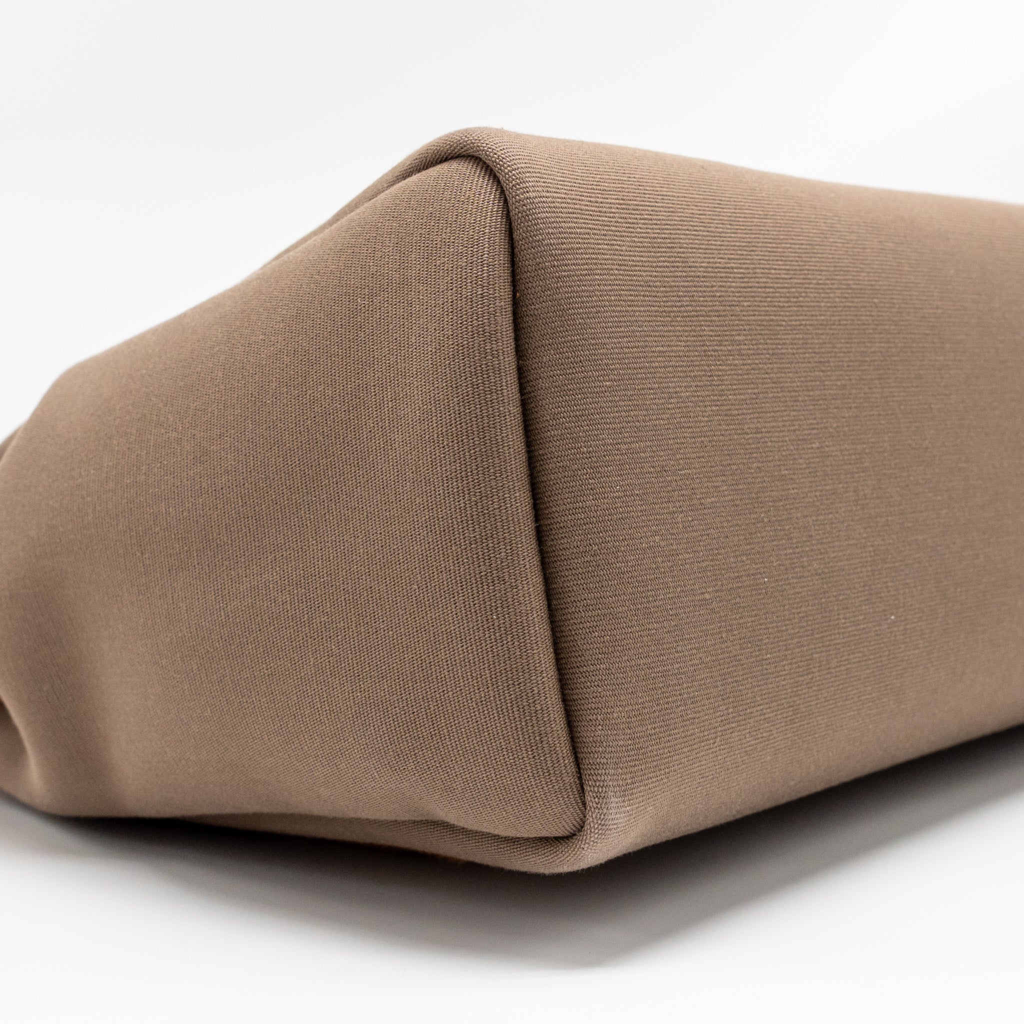hermes-herbag-31-zip-bag-canvas-hunter-leather-etoupe-dune-fauve-ghw-stamp-z-copy