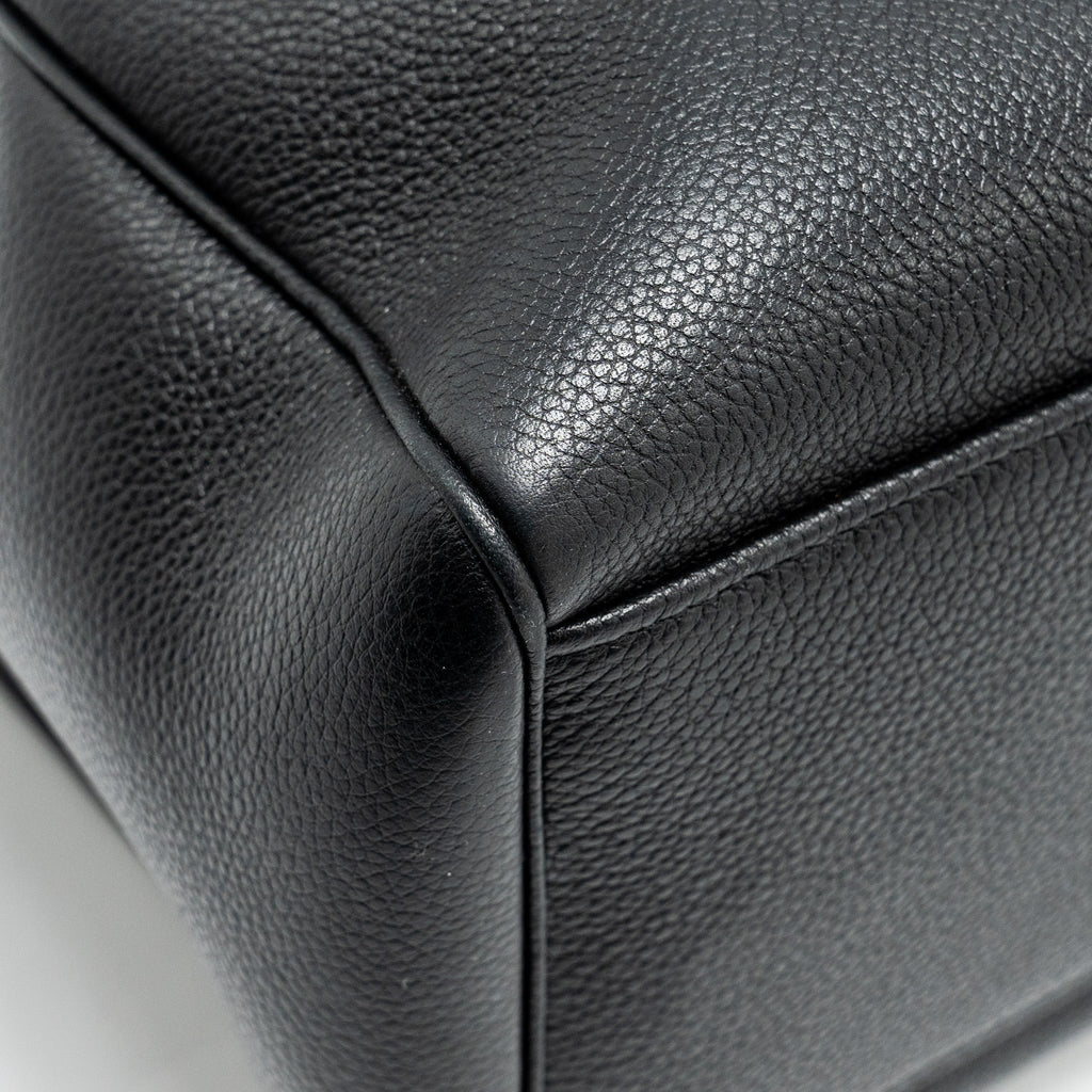 celine-medium-soft-16-bag-grained-calfskin-black-ghw