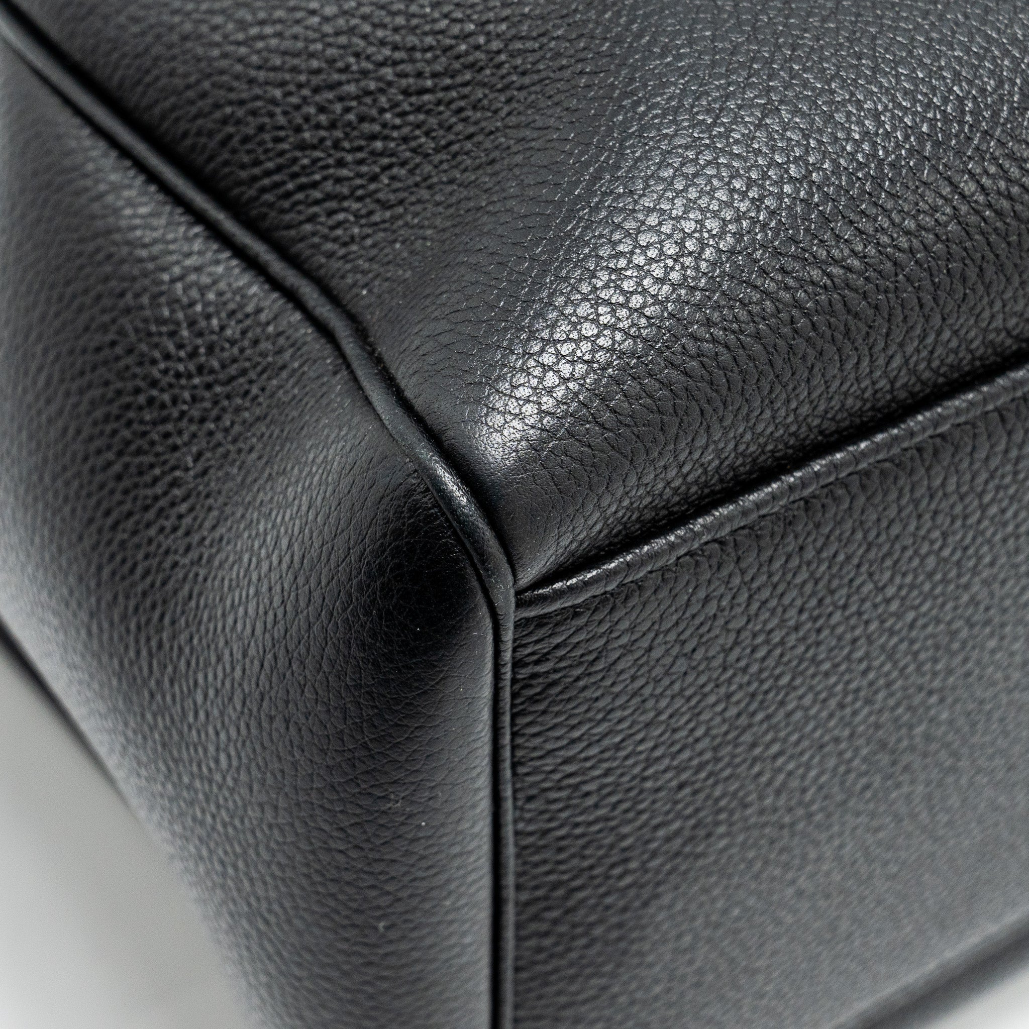 celine-medium-soft-16-bag-grained-calfskin-black-ghw