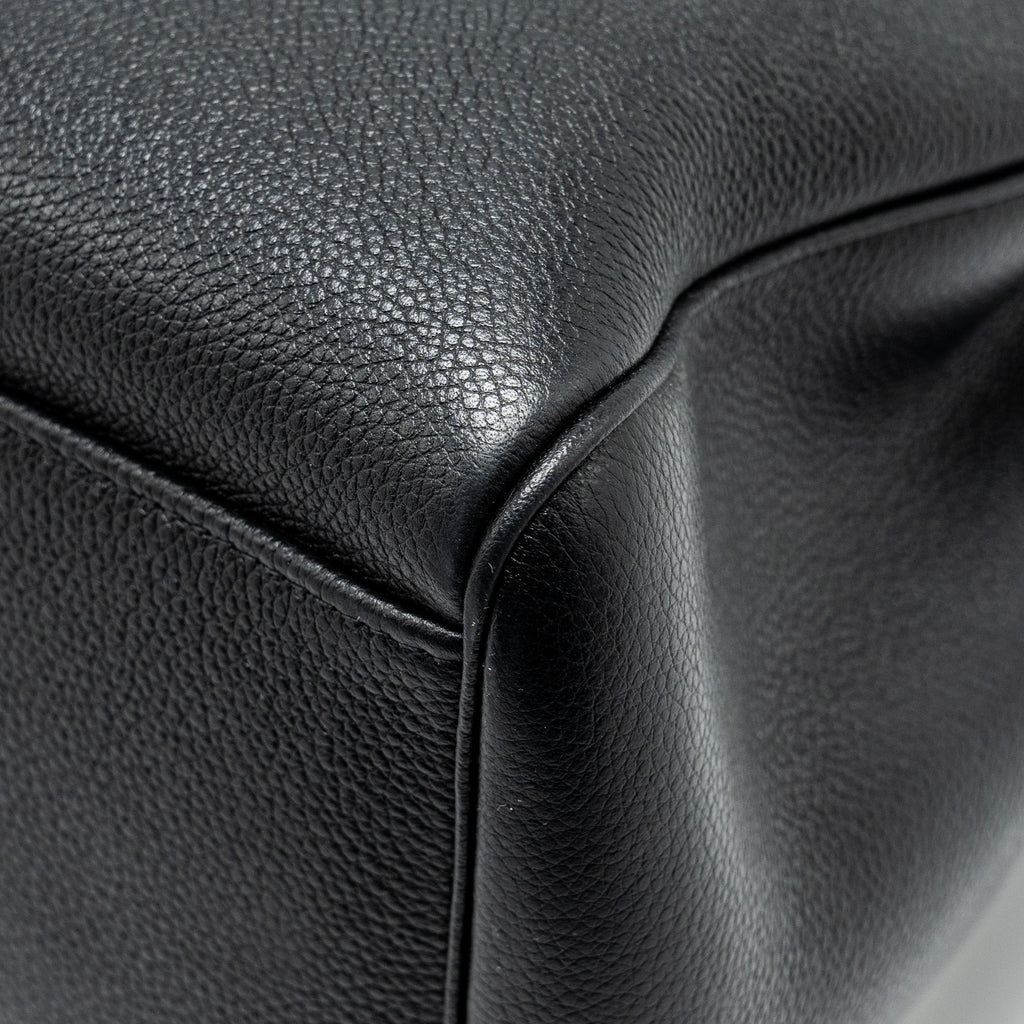 celine-medium-soft-16-bag-grained-calfskin-black-ghw