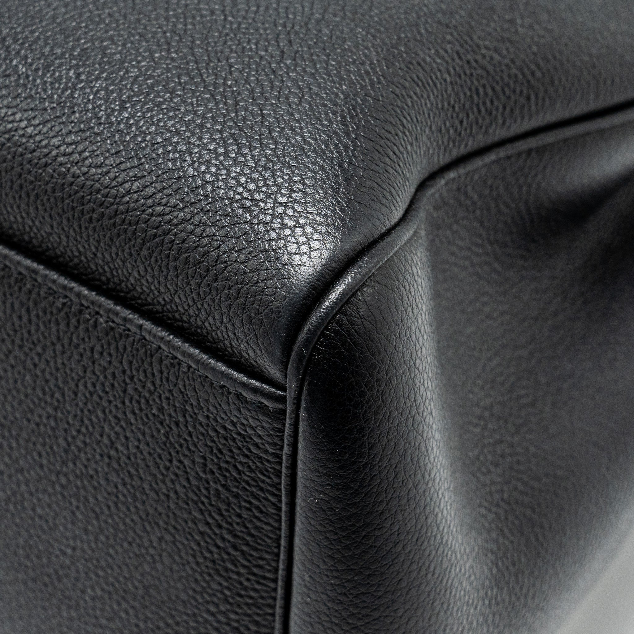 celine-medium-soft-16-bag-grained-calfskin-black-ghw