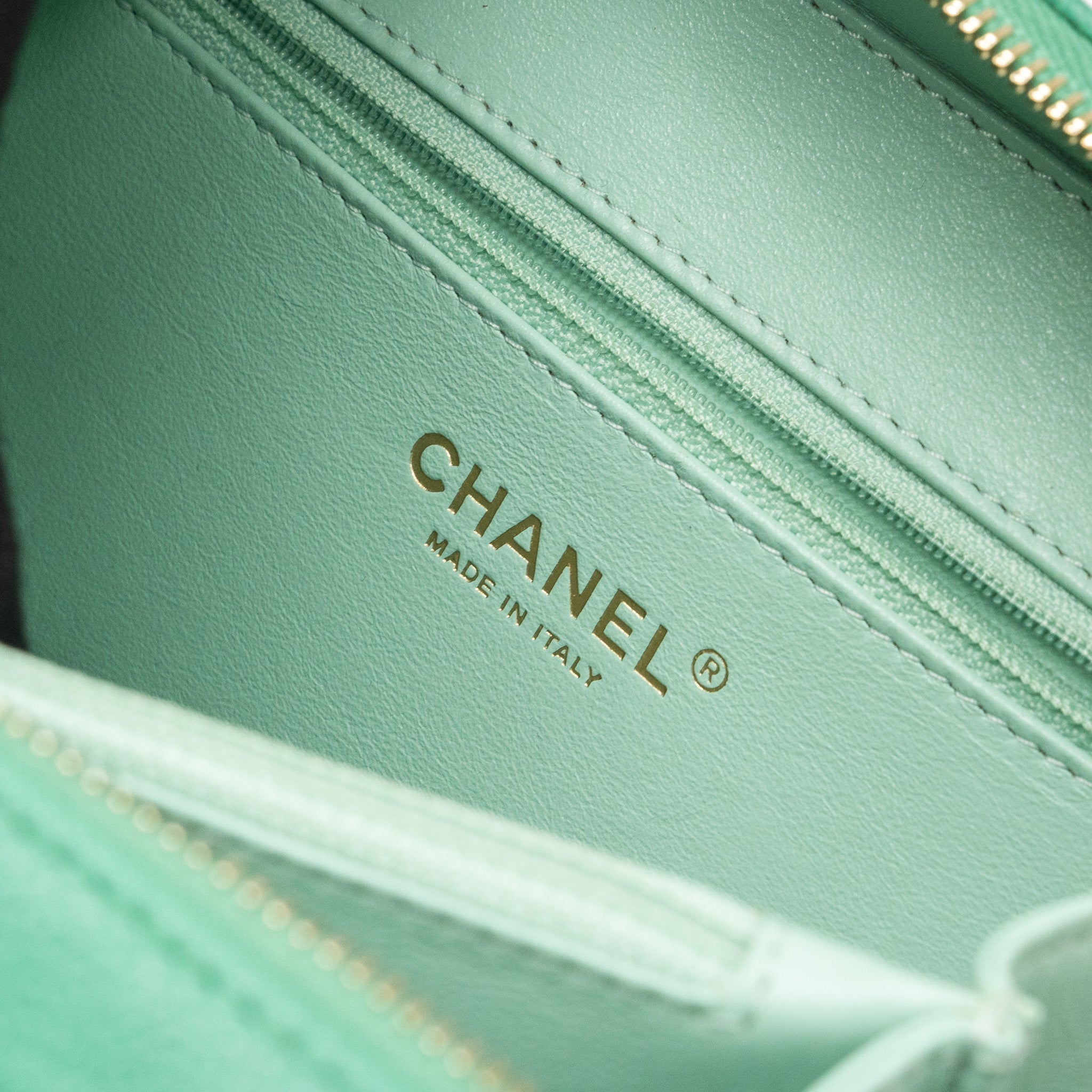 chanel-medium-filigree-vanity-case-caviar-green-ghw
