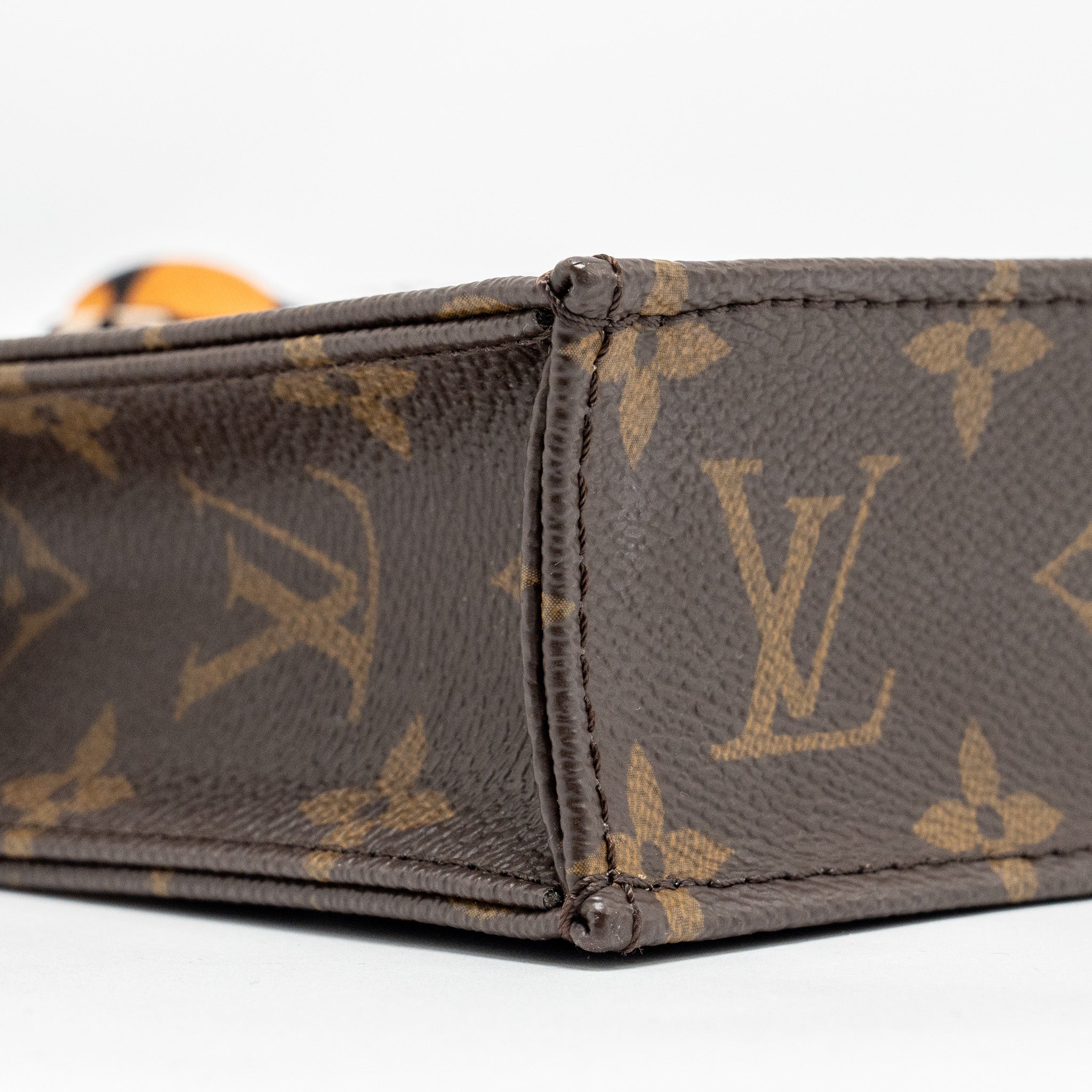 louis-vuitton-petit-sac-plat-monogram-canvas-ghw-copy