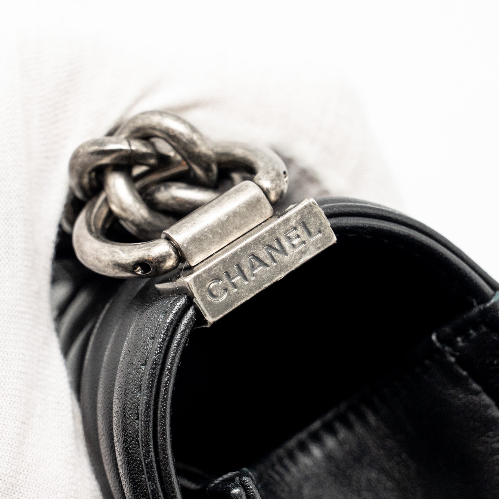 chanel-new-medium-boy-bag-calfskin-black-ruthenium-hardware