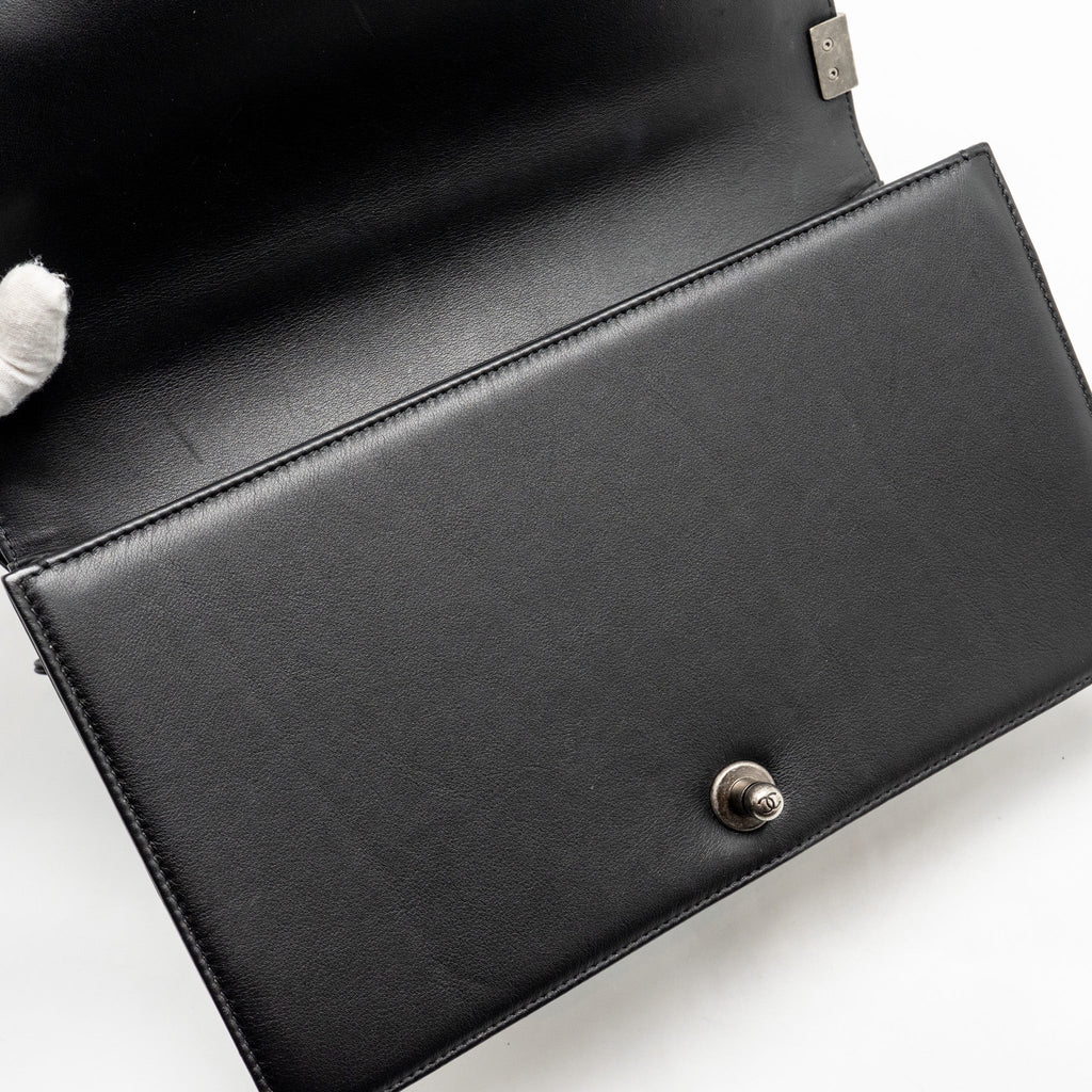 chanel-new-medium-boy-bag-calfskin-black-ruthenium-hardware