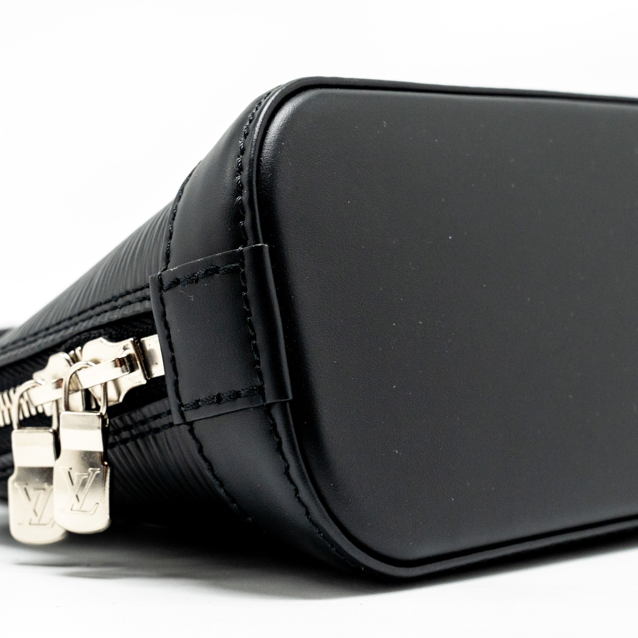 louis-vuitton-alma-nano-epi-black-ghw