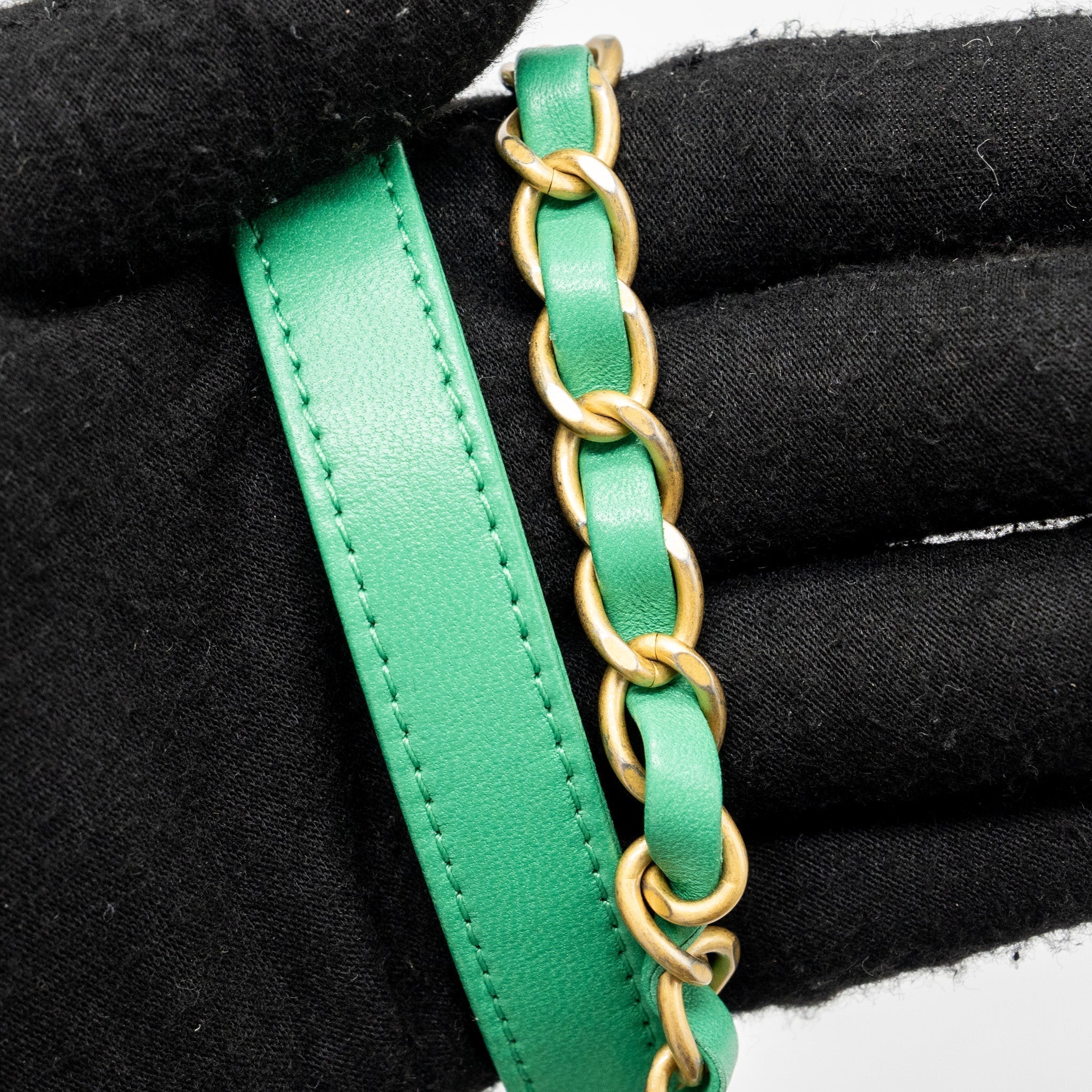 chanel-medium-filigree-vanity-case-caviar-green-ghw