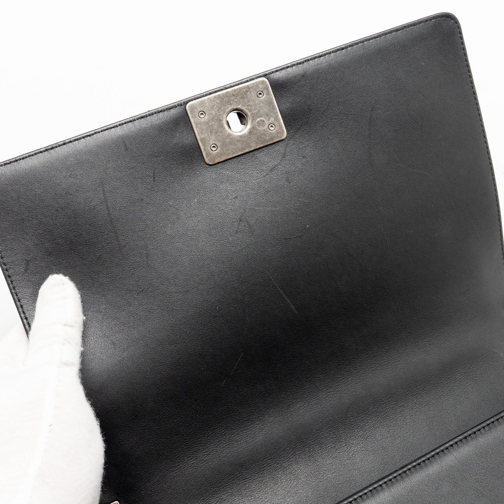 chanel-new-medium-boy-bag-calfskin-black-ruthenium-hardware