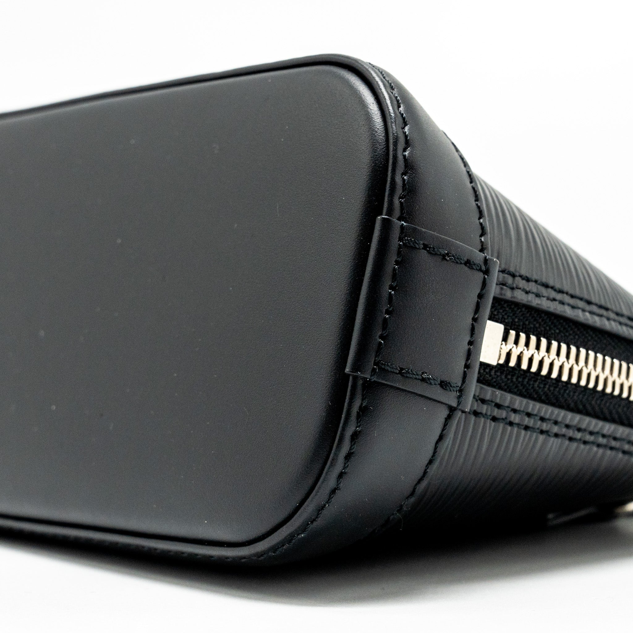 louis-vuitton-alma-nano-epi-black-ghw