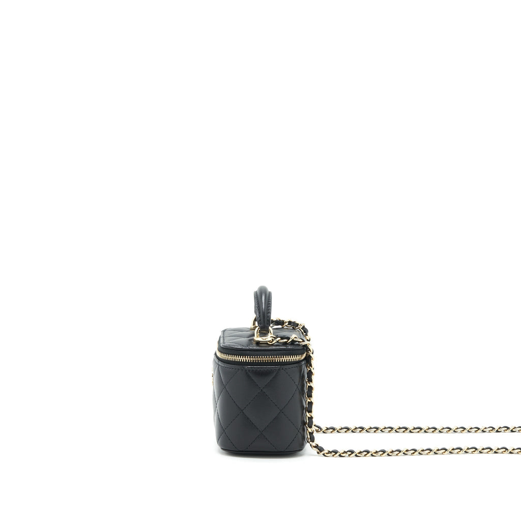 chanel-21p-top-handle-mini-vanity-with-chain-with-mirror-inside-lambskin-black-lghw