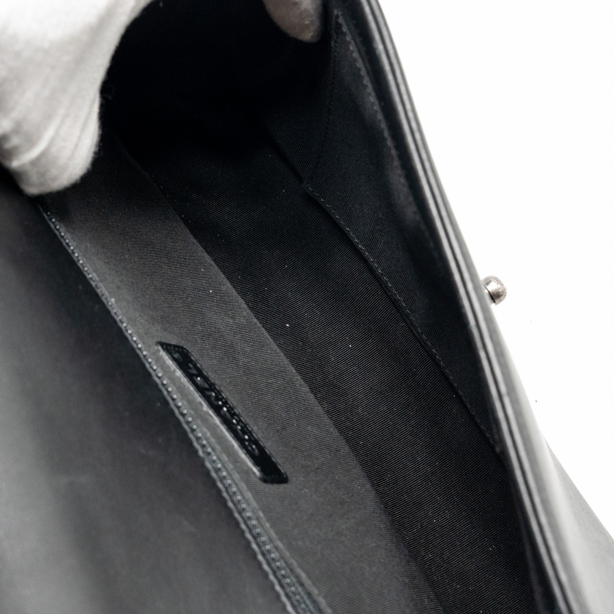 chanel-new-medium-boy-bag-calfskin-black-ruthenium-hardware