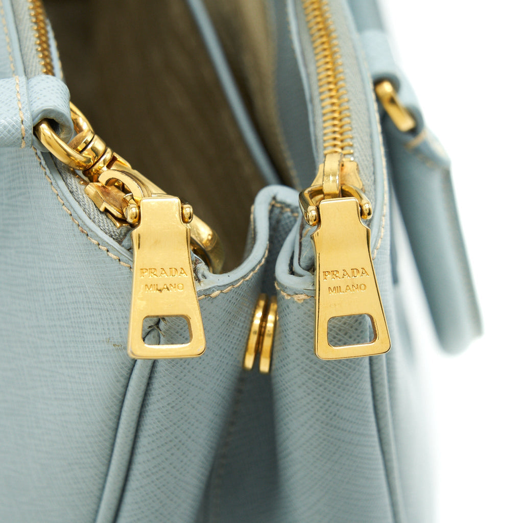 prada-saffiano-leather-tote-bag-light-blue-ghw
