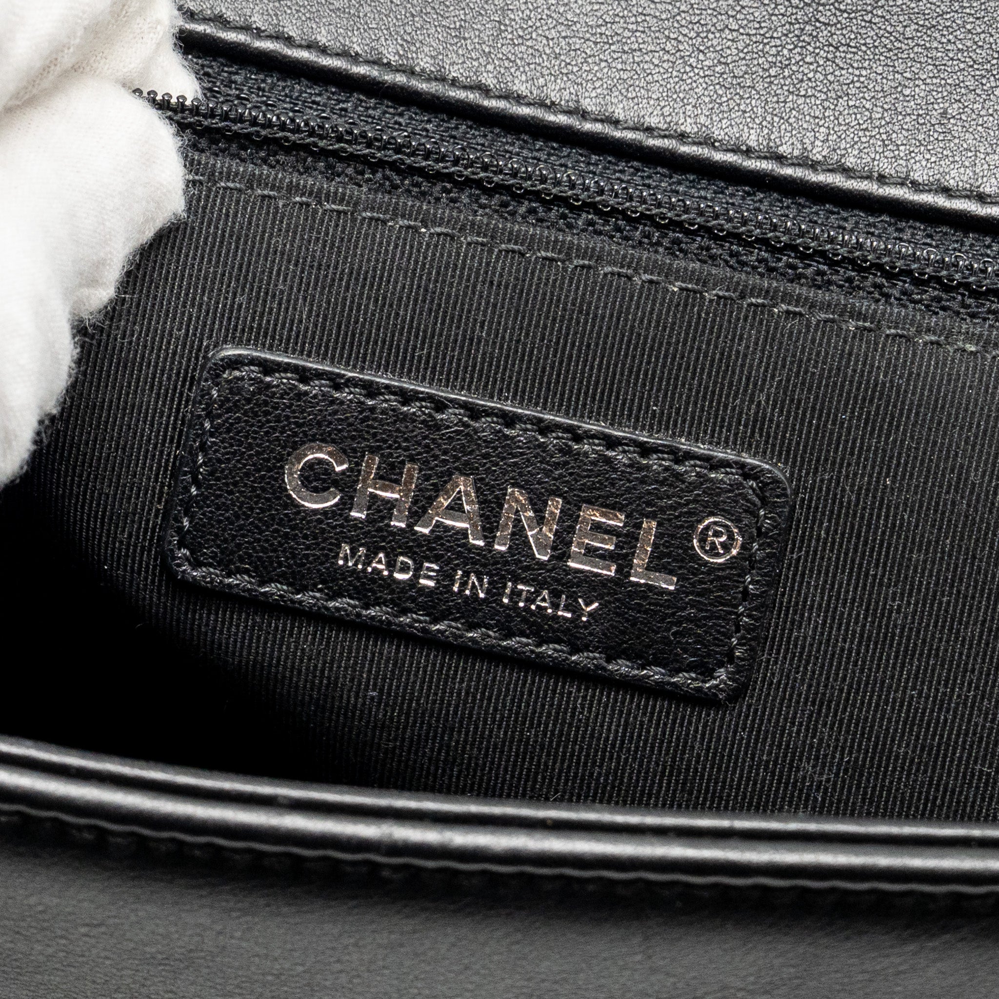 chanel-new-medium-boy-bag-calfskin-black-ruthenium-hardware