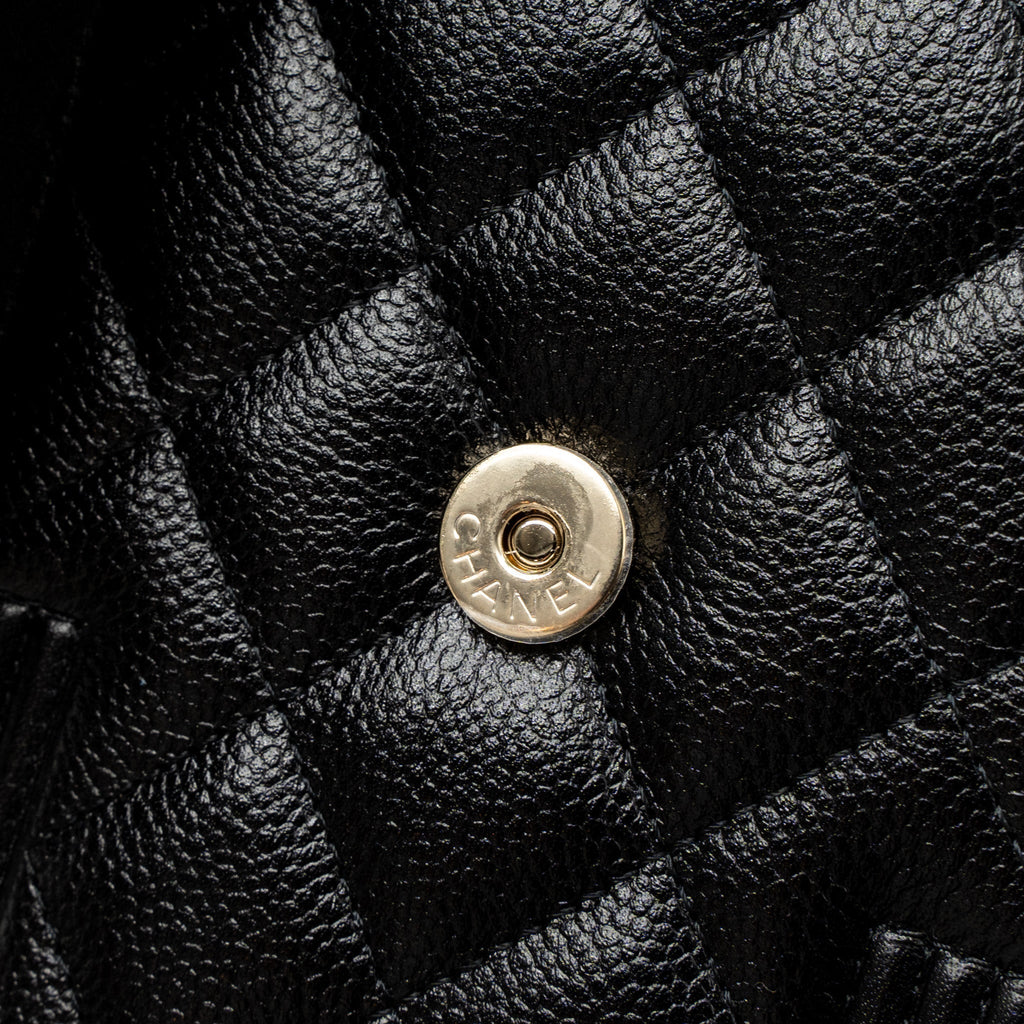 chanel-vertical-phone-pouch-caviar-black-lghw