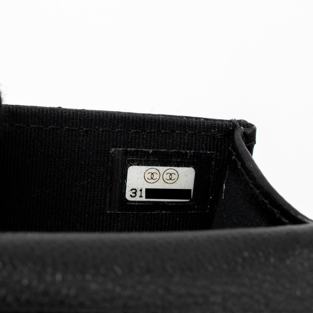 chanel-vertical-phone-pouch-caviar-black-lghw