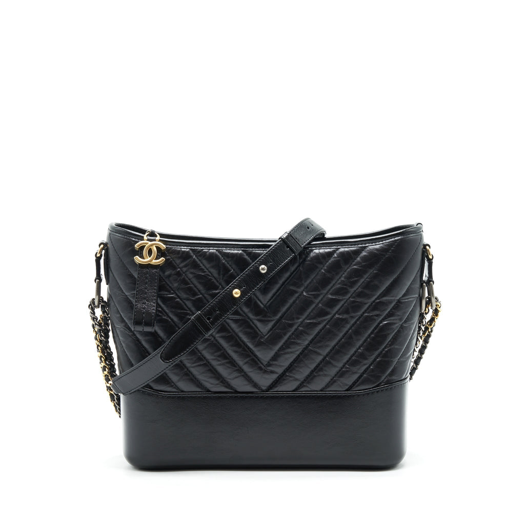 chanel-large-gabrielle-hobo-bag-chevron-calfskin-black-with-gold-sliver-hardware
