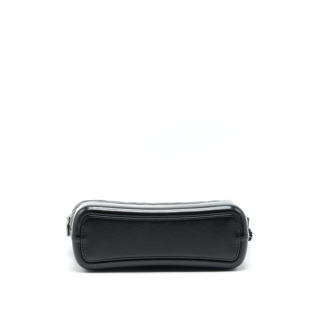 chanel-large-gabrielle-hobo-bag-chevron-calfskin-black-with-gold-sliver-hardware