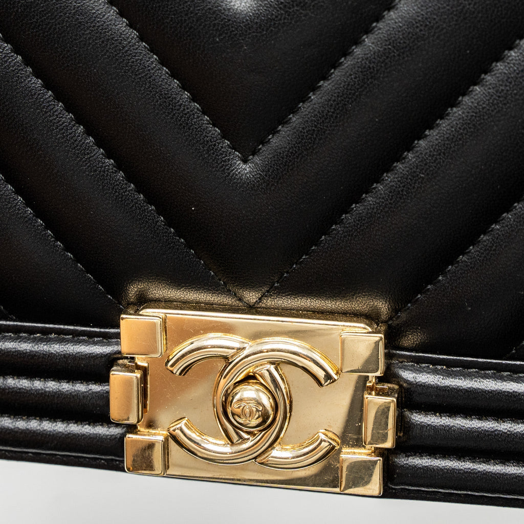 chanel-small-chevron-boy-bag-lambskin-black-ghw