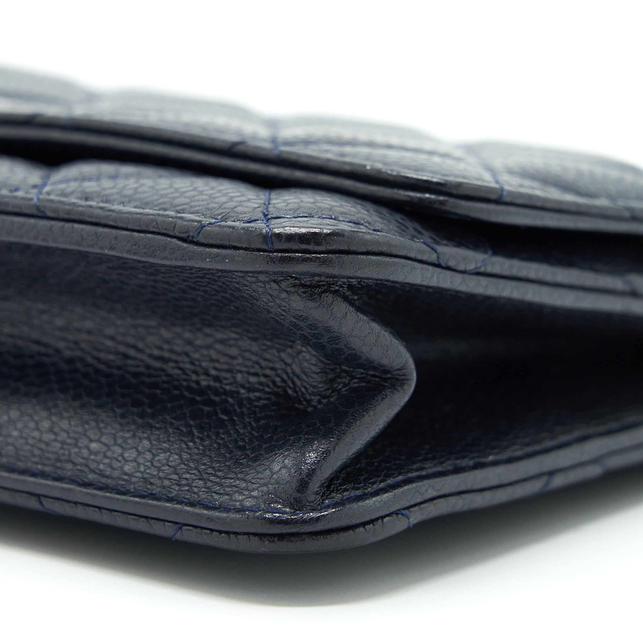 chanel-classic-wallet-on-chain-caviar-navy-ruthenium-hardware