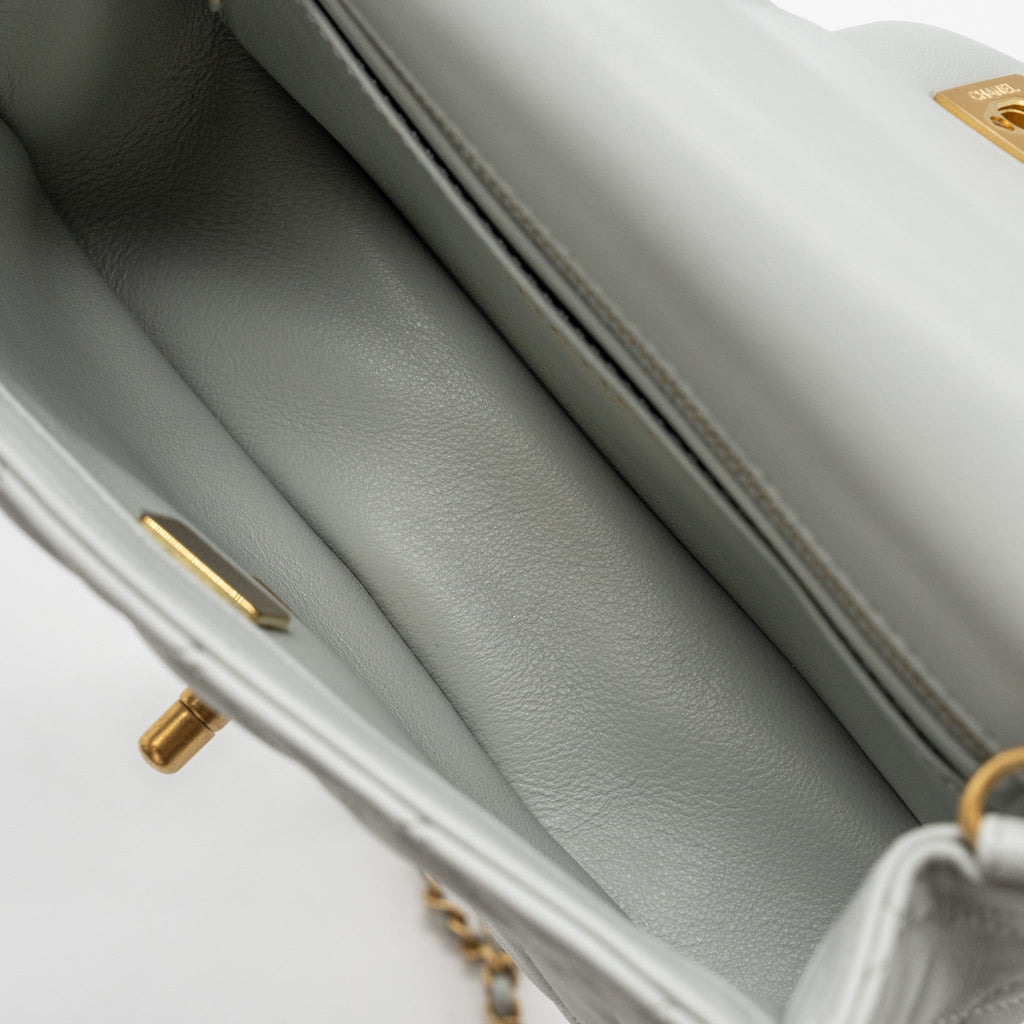 chanel-23c-pearl-crush-mini-rectangular-flap-bag-lambskin-light-grey-ghw-microchip