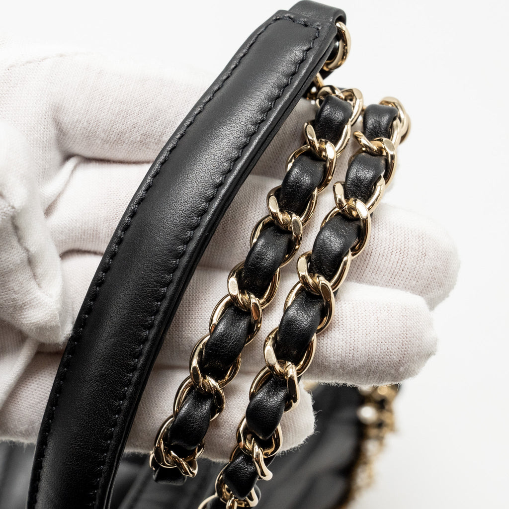chanel-pearl-detailed-edge-mini-flap-bag-lambskin-black-lghw-microchip