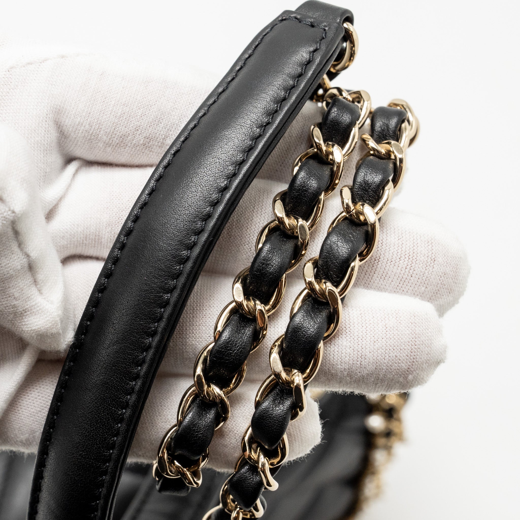 chanel-pearl-detailed-edge-mini-flap-bag-lambskin-black-lghw-microchip