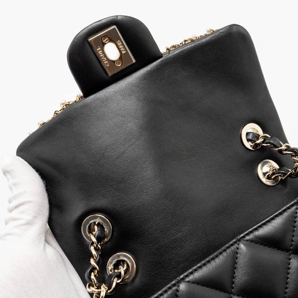 chanel-pearl-detailed-edge-mini-flap-bag-lambskin-black-lghw-microchip