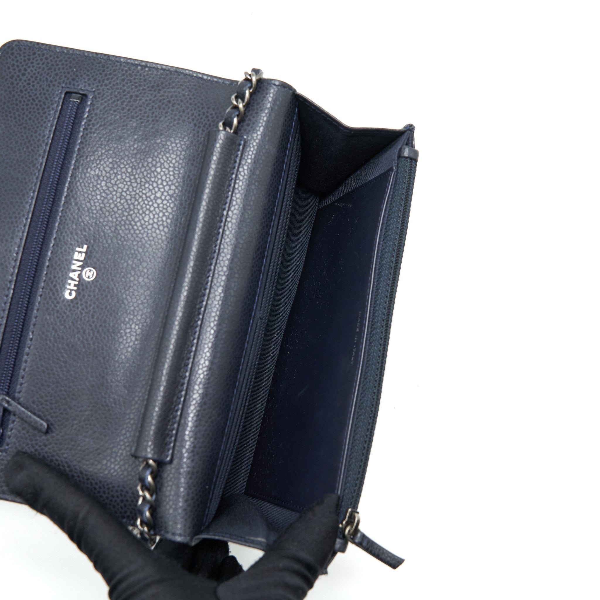 chanel-classic-wallet-on-chain-caviar-navy-ruthenium-hardware