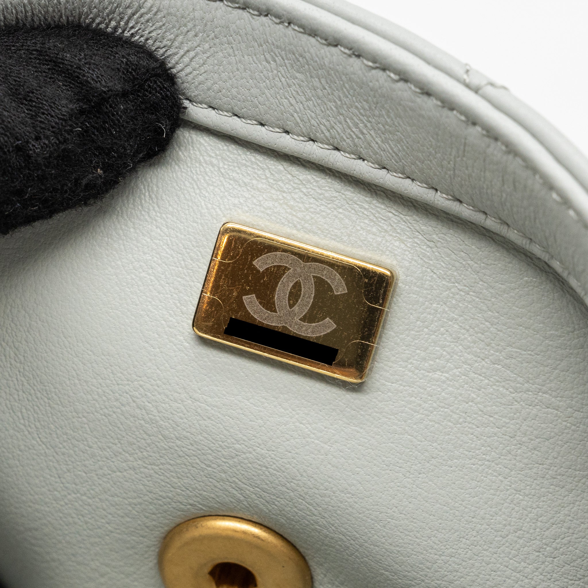 chanel-23c-pearl-crush-mini-rectangular-flap-bag-lambskin-light-grey-ghw-microchip