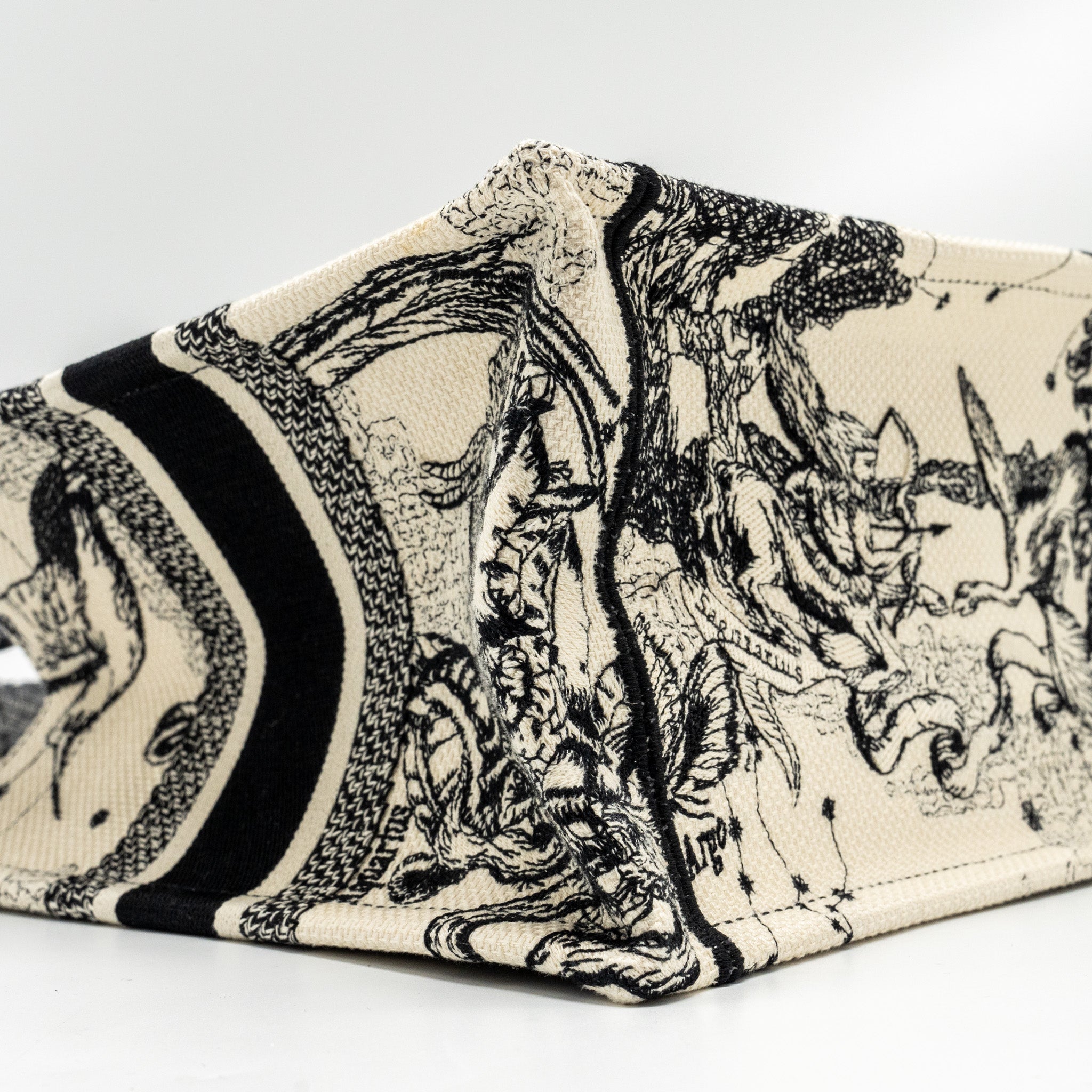 dior-small-book-tote-latte-black-toile-de-jouy-zodiac-embroidery-1