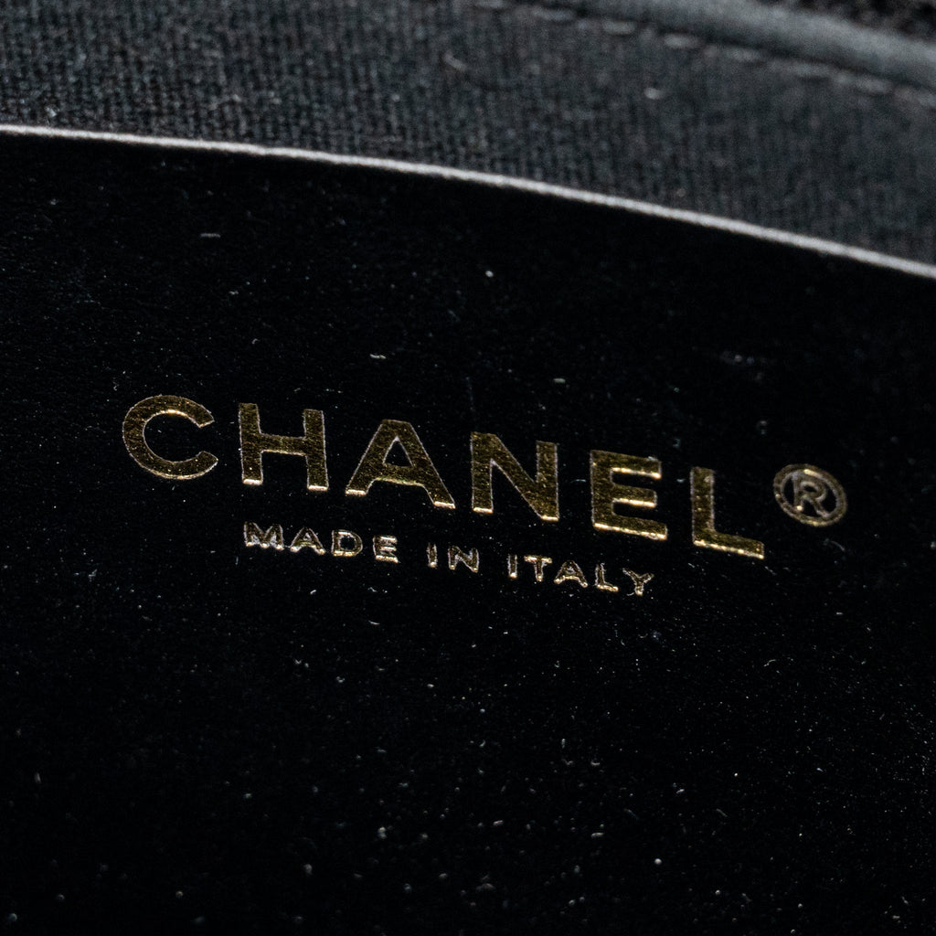 chanel-large-quilted-hobo-bag-shiny-crumpled-lambskin-black-ghw-microchip