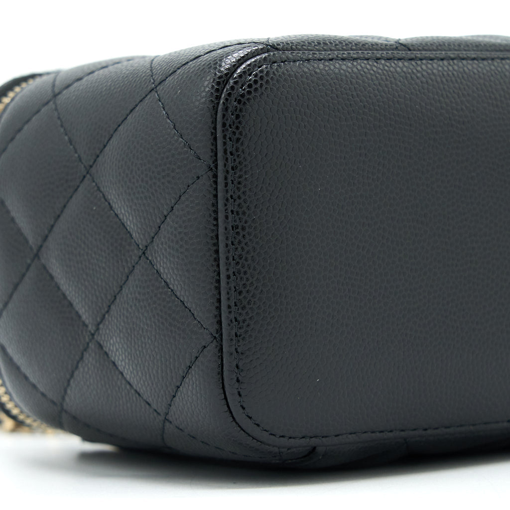 chanel-long-vanity-with-chain-caviar-black-lghw