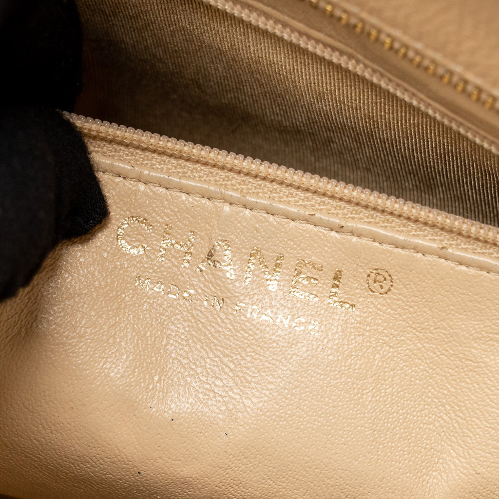 chanel-vintage-medallion-tote-bag-caviar-beige-ghw-1